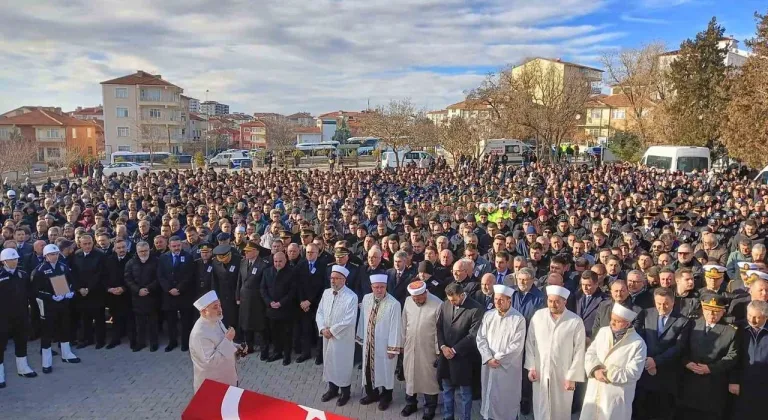 Teröristlerle çıkan çatışmada şehit olan polis memuru Yasin Koçyiğit, Ankara’da son yolcuğuna uğurlandı