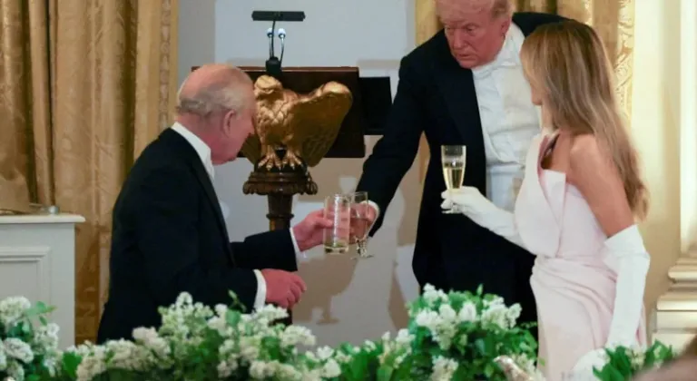 Trump çifti, İngiltere Kralı III. Charles ve eşi Kraliçe Camilla’yı akşam yemeğinde ağırladı
