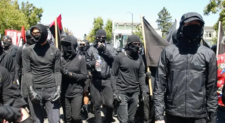 Trump'ın terör örgütü ilan ettiği "Antifa" nedir?