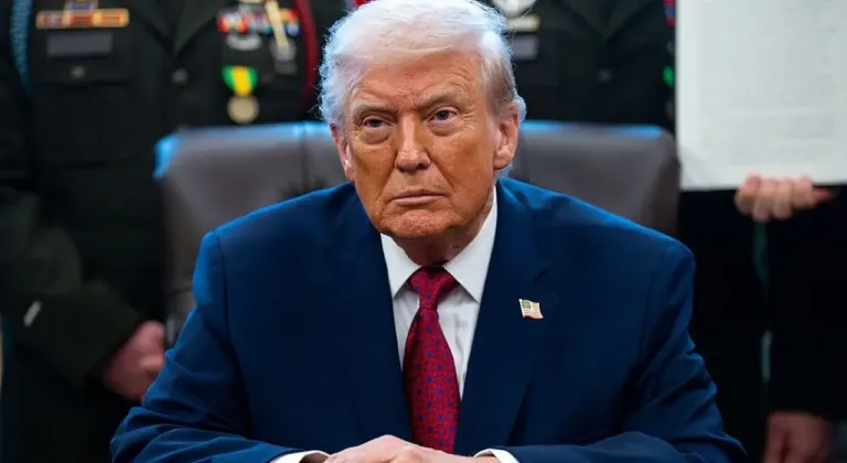 Trump: "İran ile iş yapan ülkelere yüzde 25 gümrük vergisi uygulanacak"