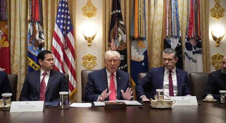 Trump: "Kim olursa ülkemize uyuşturucu satan herkes saldırıya uğrayabilir"