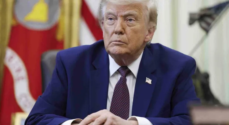 Trump’tan İran’a: "Füzelerini fırlattınız, masaya geri dönün ve bir anlaşma yapın"