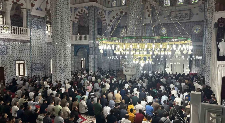 Türkiye’de ilk Kurban Bayramı namazı Iğdır’da kılındı