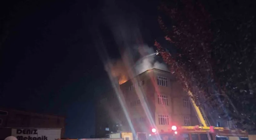 Tuzla’da ayakkabı fabrikasında yangın