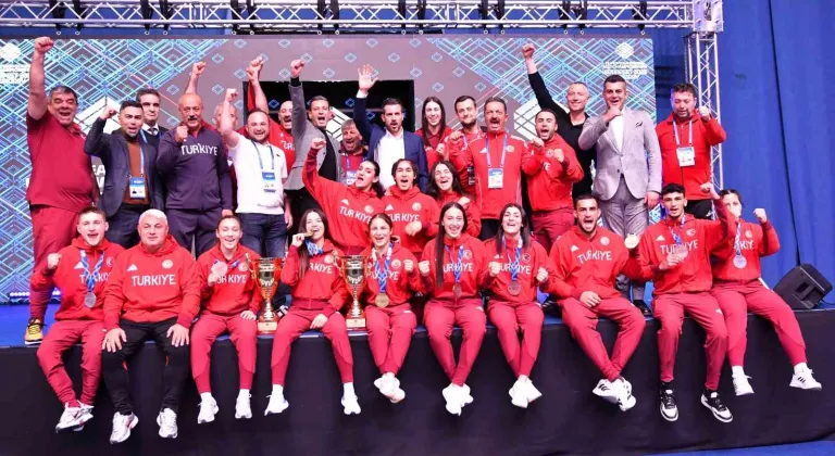 U23 Avrupa Boks Şampiyonası’nda milliler tarihi zafer elde etti