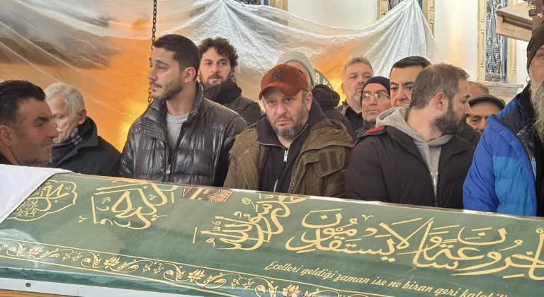 Ünlü oyuncu Serkan Keskin’in babası son yolculuğuna uğurlandı