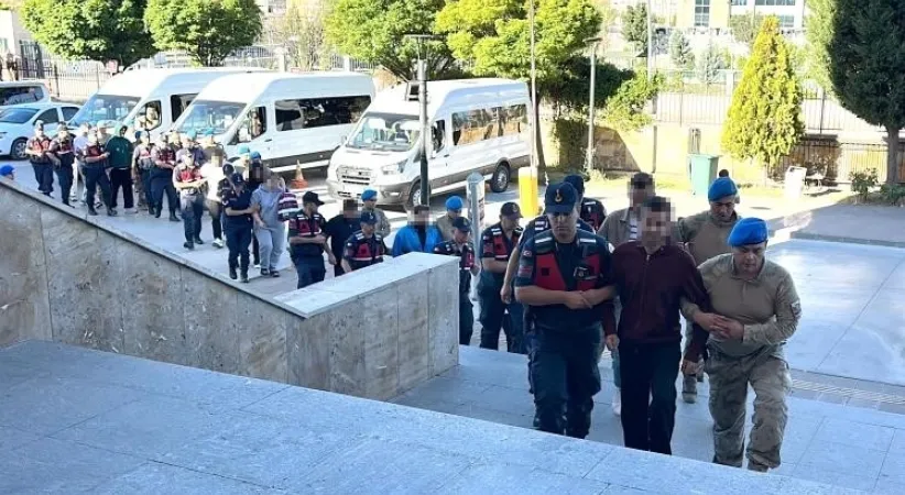 Uşak’ta belediye şirketlerinde sigortalı gösterilip Yalım’ın işletmelerinde çalışanlarına yönelik operasyonda 9 kişi tutuklandı