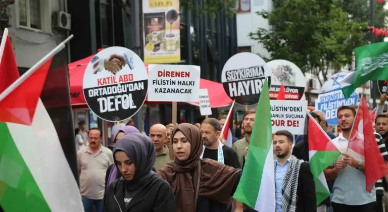 Uşak’ta Sumud Filosu ve Gazze’ye destek yürüyüşü