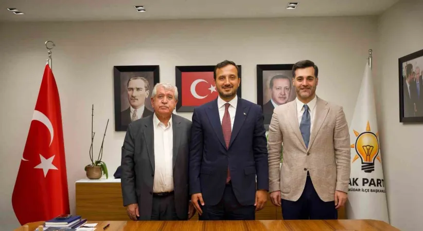 Üsküdar’da 4 CHP’li meclis üyesi AK Parti’ye katıldı