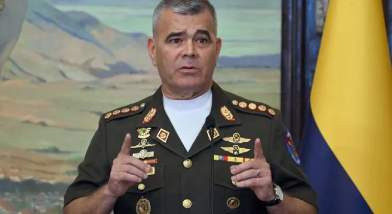 Venezuela’da Savunma Bakanı Lopez’in görevine son verildi