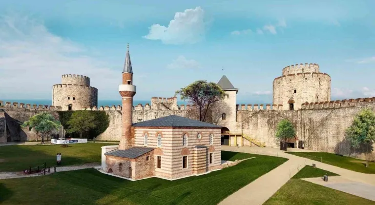 Yedikule Hisarı’nda ihya edilen Fatih Mescidi ibadete açıldı