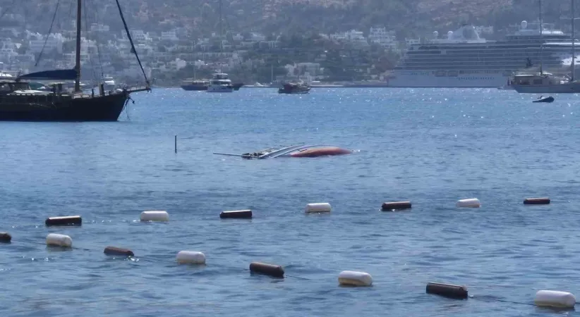 Bodrum'da yelkenli tekne sulara gömüldü