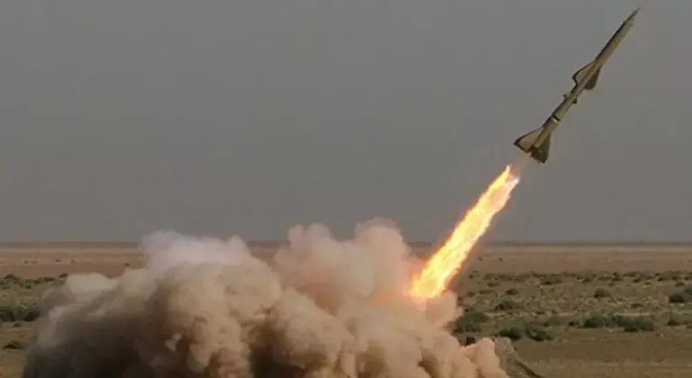 Yemen’deki Husiler İsrail’e balistik füze saldırısı düzenledi