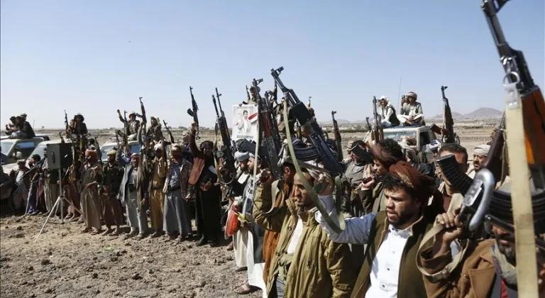 Yemen’deki İran destekli Husilerden İsrail’e füze saldırısı