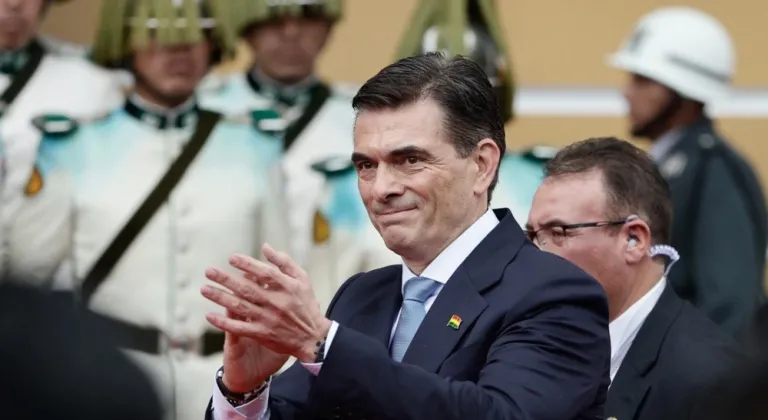 Yeni Bolivya Devlet Başkanı Paz yemin ederek göreve başladı