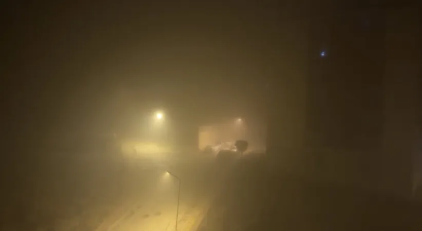 Yüksekova’da yoğun sis: Görüş mesafesi 10 metreye düştü