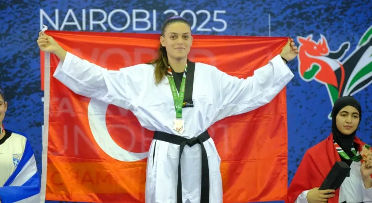 Zehra Begüm Kavukcuoğlu Taekwondo Şampiyonası’nda altın madalya kazandı