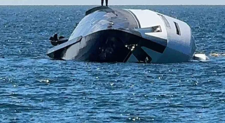 Zonguldak’ta lüks yat denize indikten 15 dakika sonra battı
