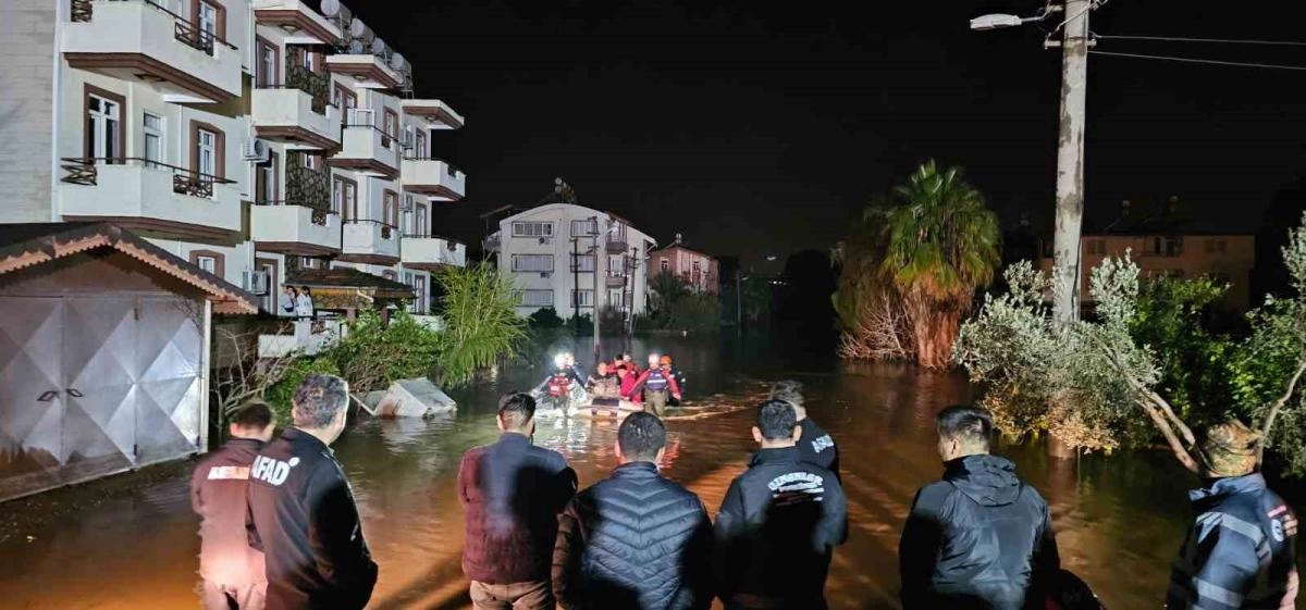 Antalya Valisi Şahin: "5 saatte 106 kilogramlık büyük yağış aldık" | Popüler Gazete - Haber, Son Dakika Haberler, Popüler Gündem