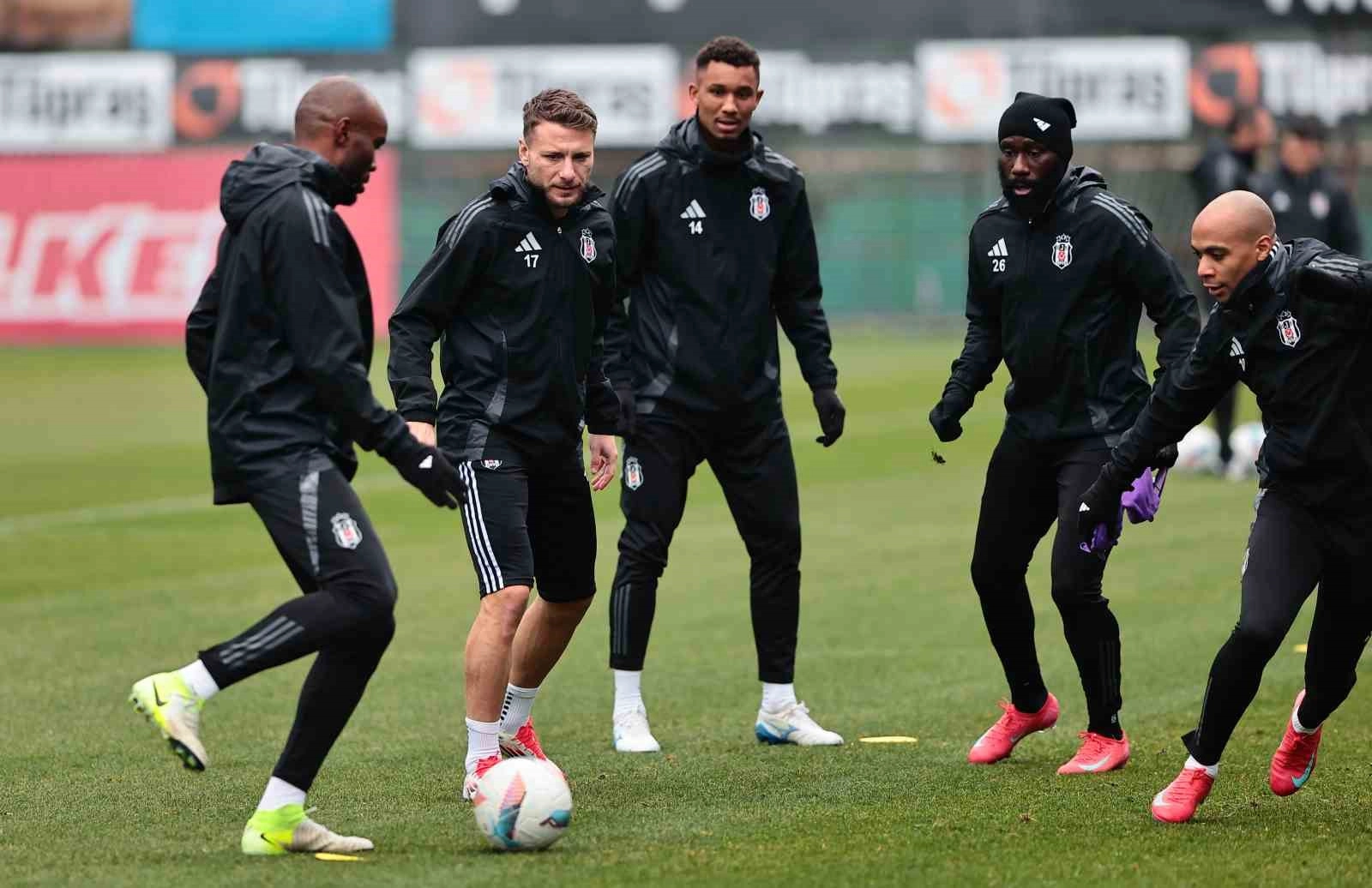 Beşiktaş, Antalyaspor Karşılaşması İçin Son Antrenmanını Yaptı | Popüler Gazete - Haber, Son Dakika Haberler, Popüler Gündem