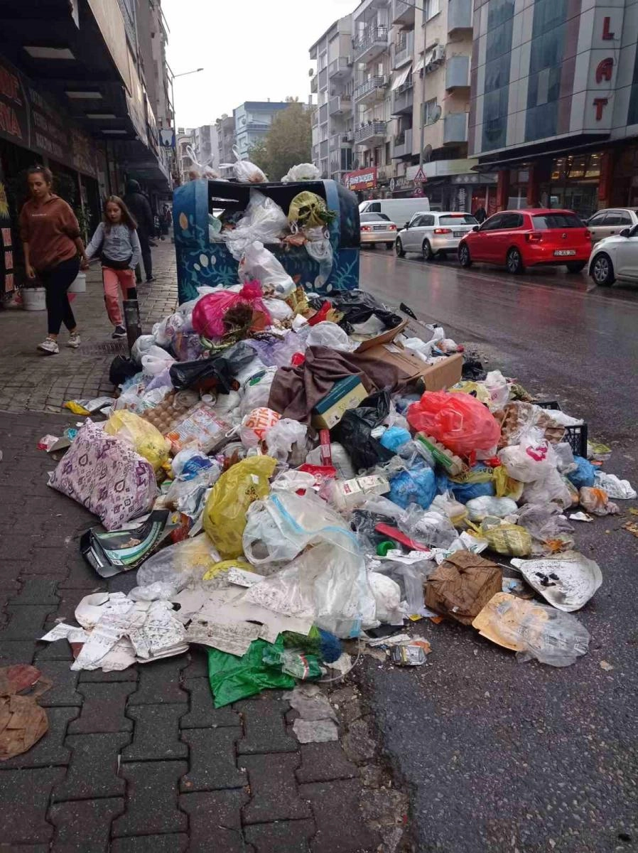 Buca'da Belediye Grevi Çöp Yığınlarını Arttırdı: Kentin Temizliği Tehdit Altında | Popüler Gazete - Haber, Son Dakika Haberler, Popüler Gündem