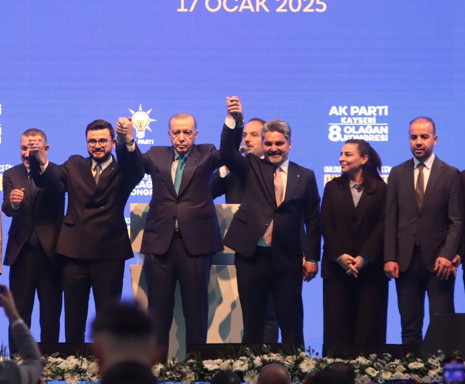 Cumhurbaşkanı Erdoğan: "Ya o silahlar gönüllü olarak bırakılacak ya da cebren bıraktırılacak” | Popüler Gazete - Haber, Son Dakika Haberler, Çeviri Haberler