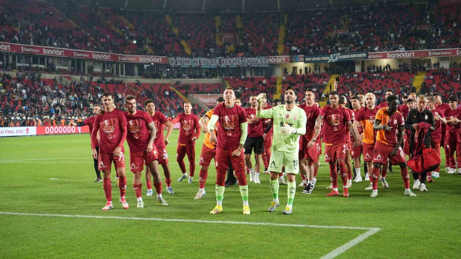 Galatasaray’da kupa coşkusu | Popüler Gazete - Haber, Son Dakika Haberler, Popüler Gündem