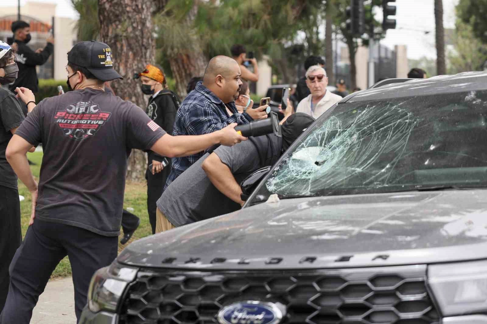 Los Angeles’taki göçmen protestolarına karşı 2 bin Ulusal Muhafız görevlendirildi | Popüler Gazete - Türkiye'nin en popüler internet gazetesi!