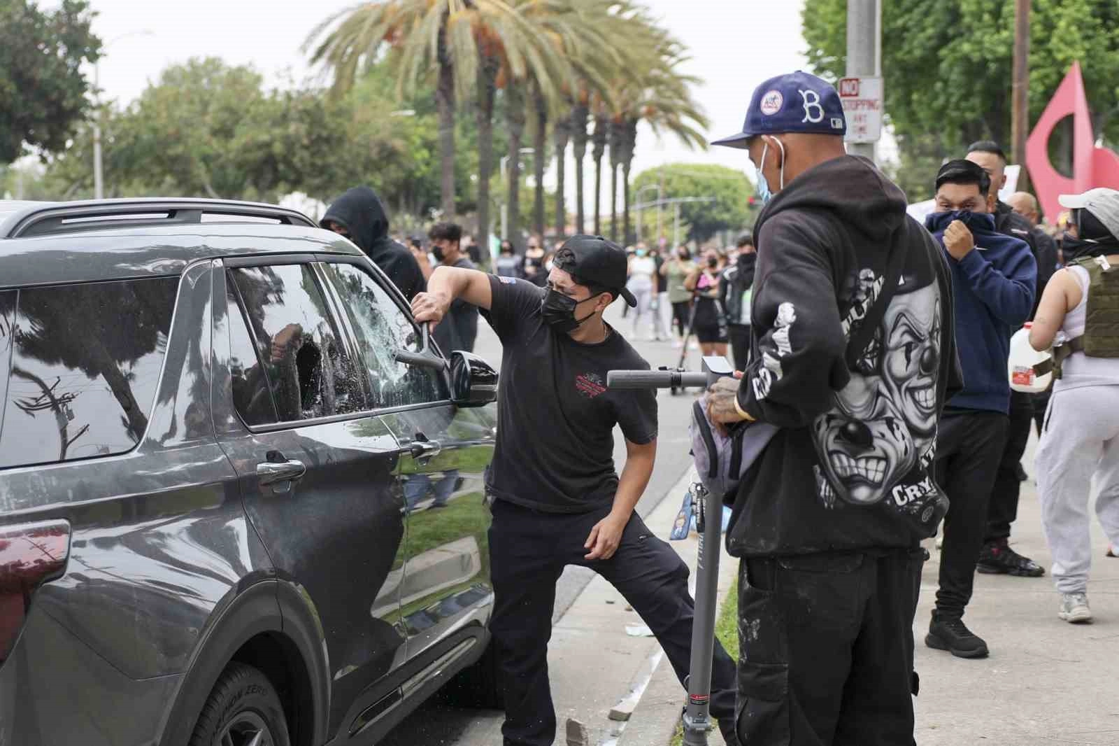 Los Angeles’taki göçmen protestolarına karşı 2 bin Ulusal Muhafız görevlendirildi | Popüler Gazete - Türkiye'nin en popüler internet gazetesi!