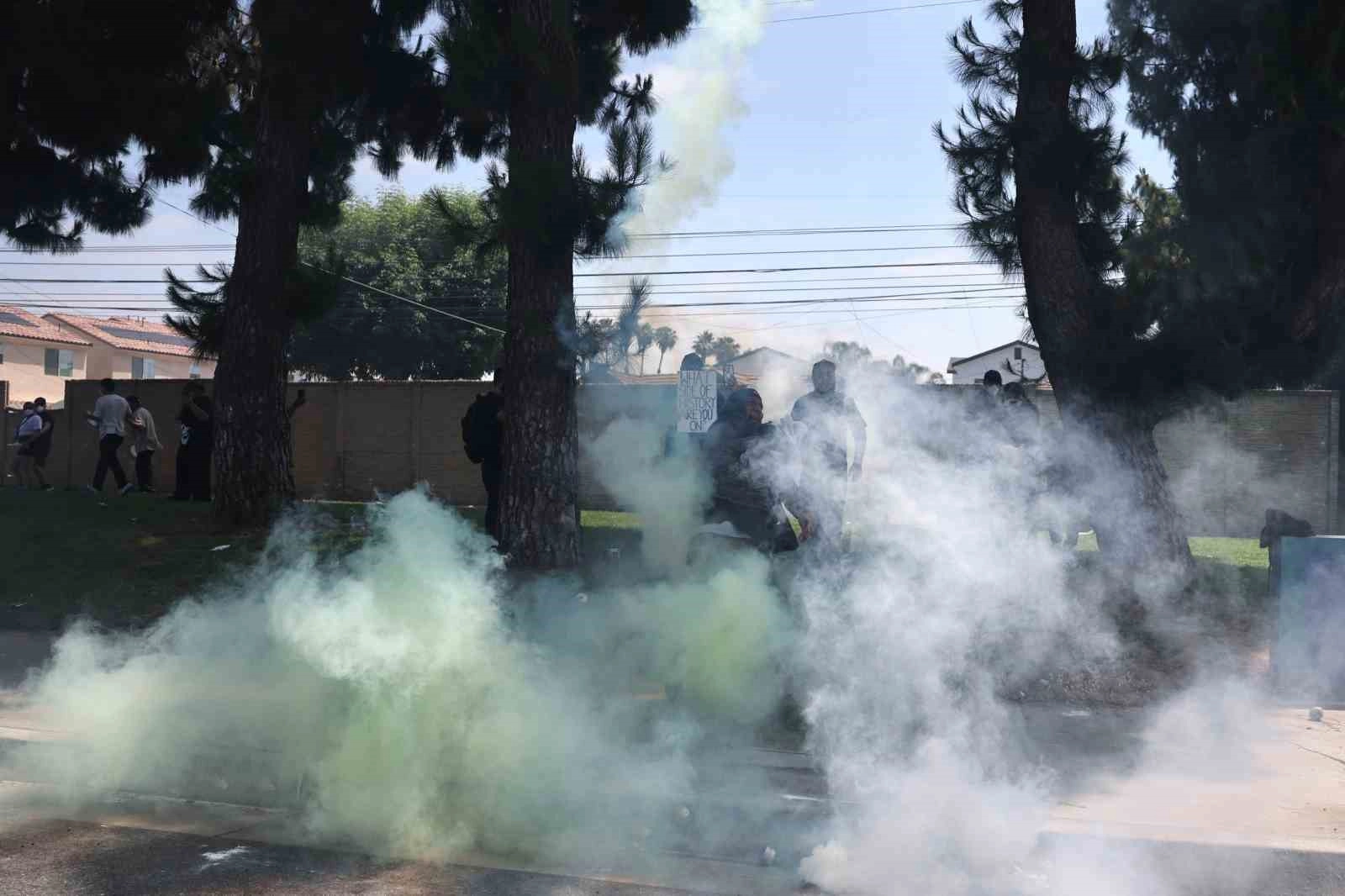 Los Angeles’taki göçmen protestolarına karşı 2 bin Ulusal Muhafız görevlendirildi | Popüler Gazete - Türkiye'nin en popüler internet gazetesi!