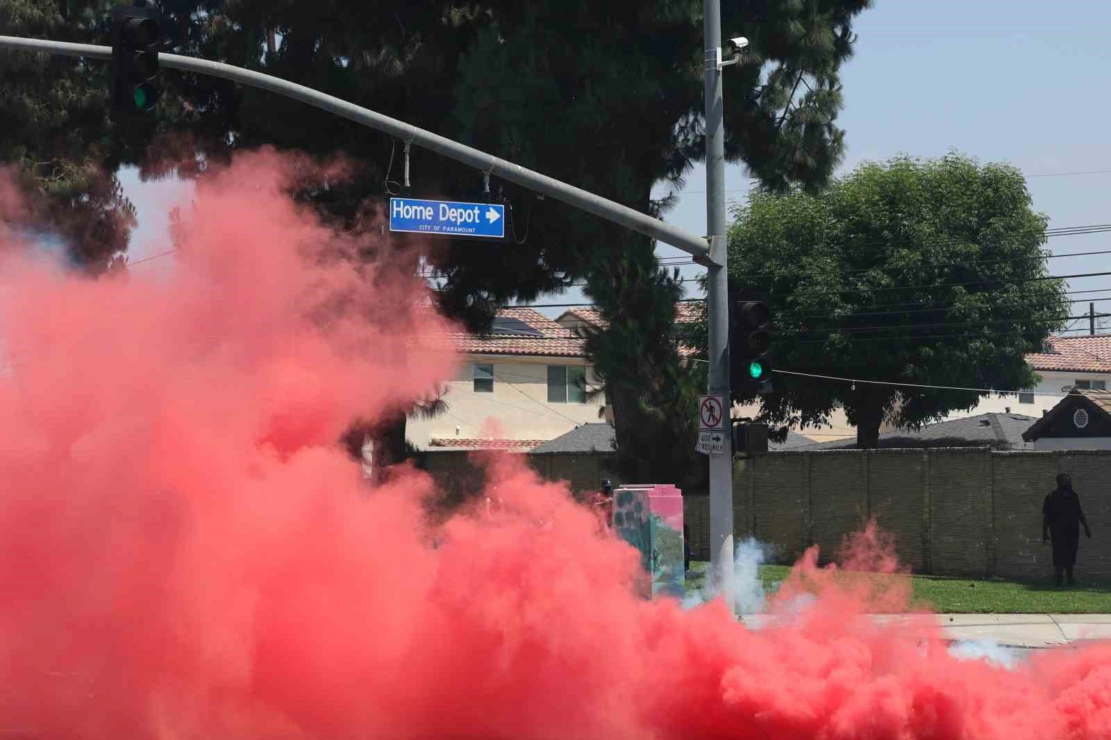 Los Angeles’taki göçmen protestolarına karşı 2 bin Ulusal Muhafız görevlendirildi | Popüler Gazete - Türkiye'nin en popüler internet gazetesi!
