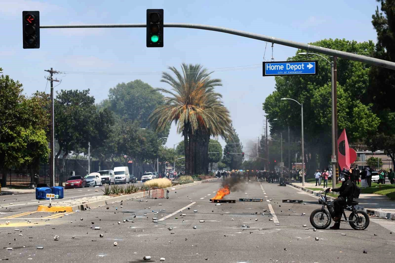 Los Angeles’taki göçmen protestolarına karşı 2 bin Ulusal Muhafız görevlendirildi | Popüler Gazete - Türkiye'nin en popüler internet gazetesi!