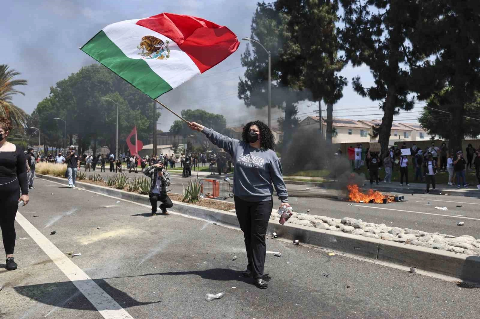 Los Angeles’taki göçmen protestolarına karşı 2 bin Ulusal Muhafız görevlendirildi | Popüler Gazete - Türkiye'nin en popüler internet gazetesi!