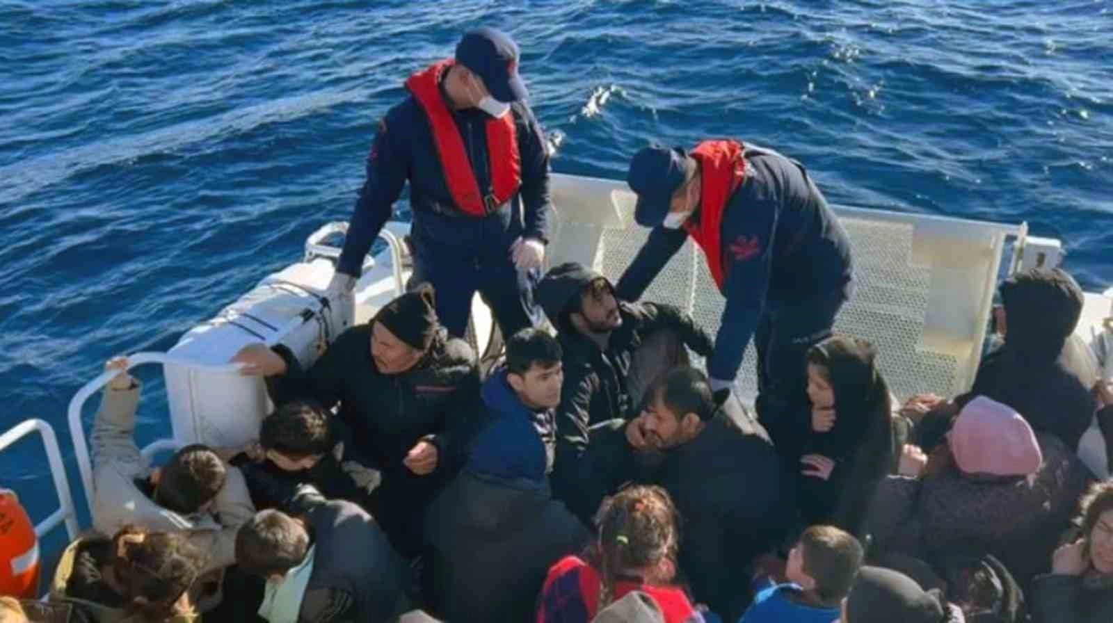 Yunanistan Tarafından Geri İtilen 16 Çocuk ve 35 Göçmen Dalaman'da Kurtarıldı | Popüler Gazete - Haber, Son Dakika Haberler, Popüler Gündem