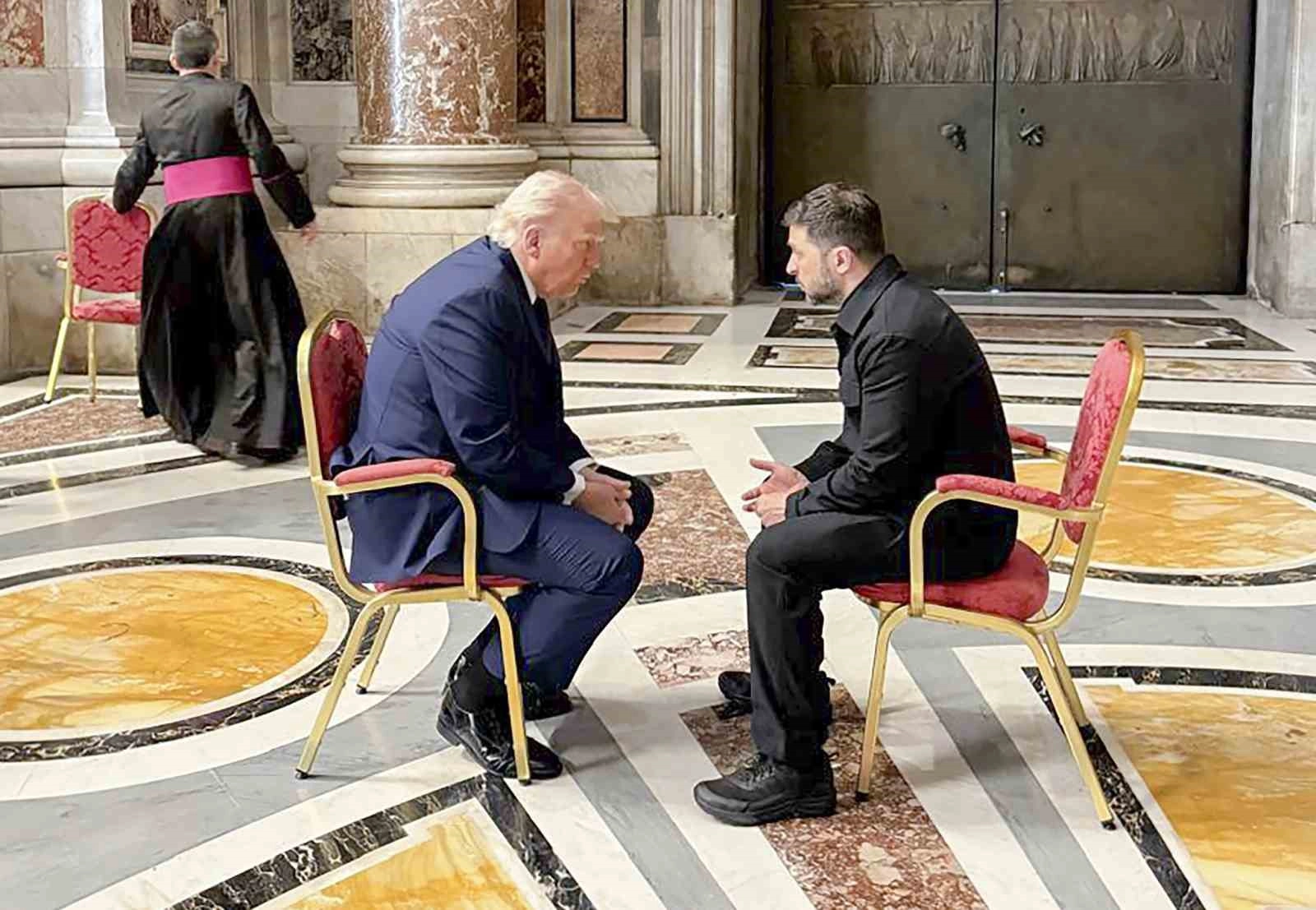 Zelenskiy: "Trump ile şartsız ateşkes ve kalıcı bir barışı ele aldık" | Popüler Gazete - Türkiye'nin en popüler internet gazetesi!